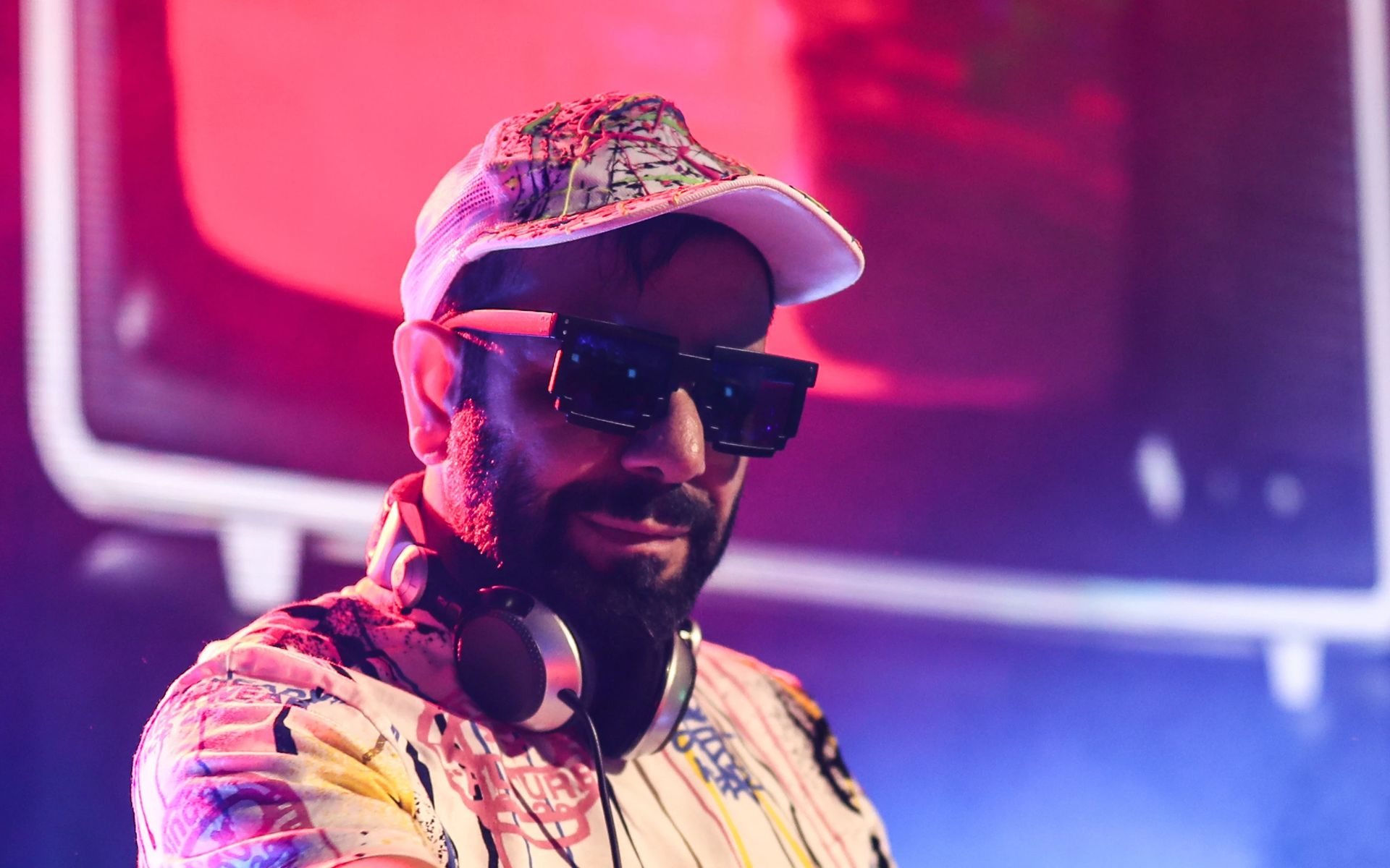 Dj Hakan Küfündür ile 90’s & 2000’s White Party