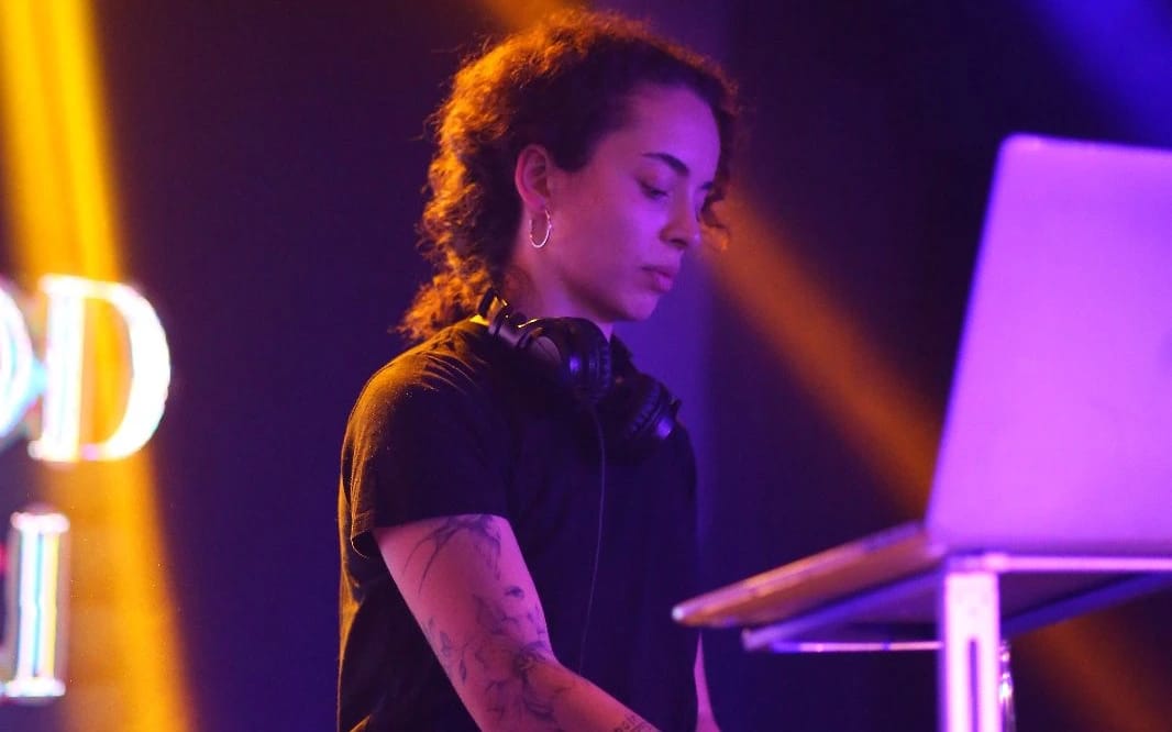 Dj Melis Kaplan & Warm Up Yaren Küçük 90’lar 2000’ler Türkçe Pop Gecesi