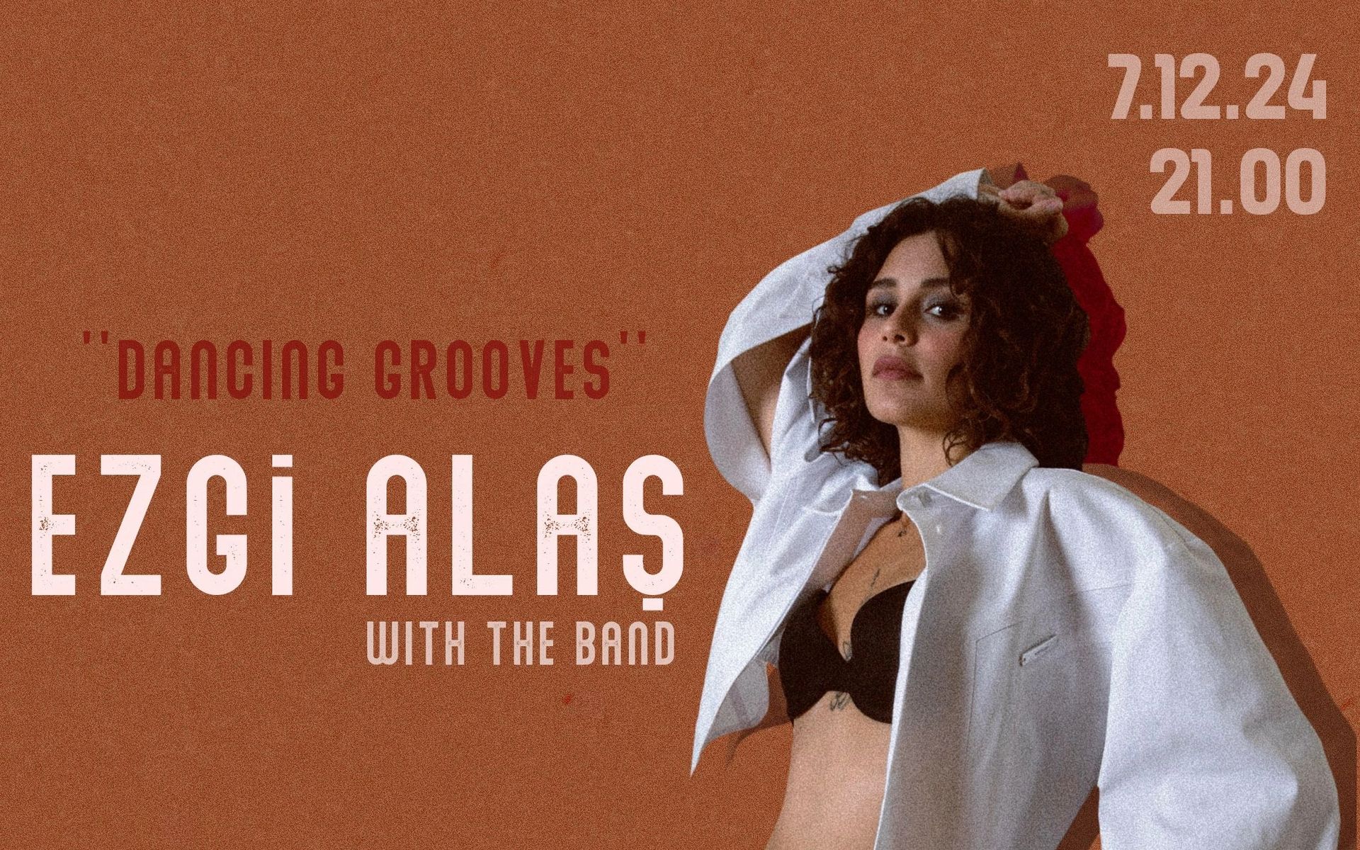 Ezgi Alaş With The Band