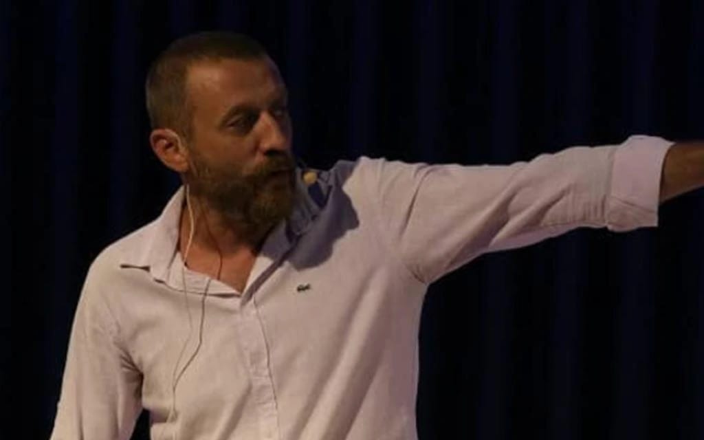 Korhan Köksal - Tek Kişilik Stand Up