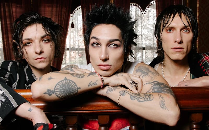+1 Sunar: Palaye Royale
