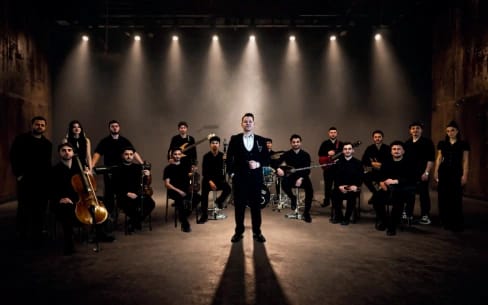 Zamansız Şarkılar: 2000'ler & 2010'lar Türkçe Pop Konseri