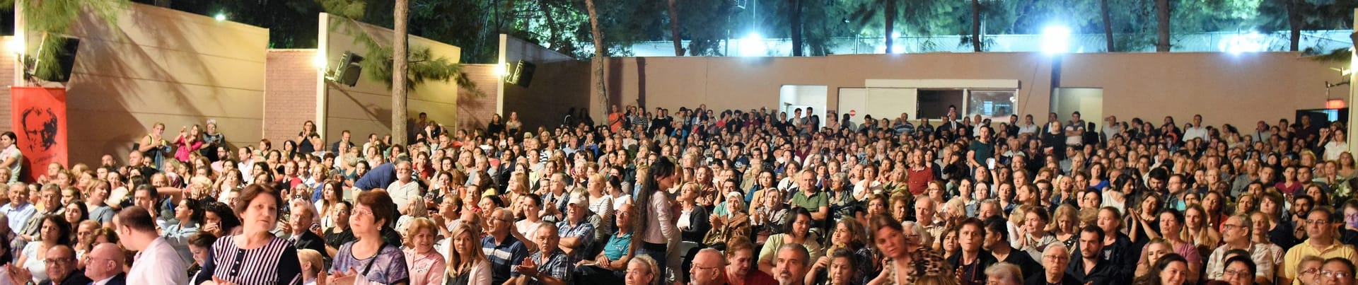 Ayfer Feray Açıkhava Tiyatrosu görseli