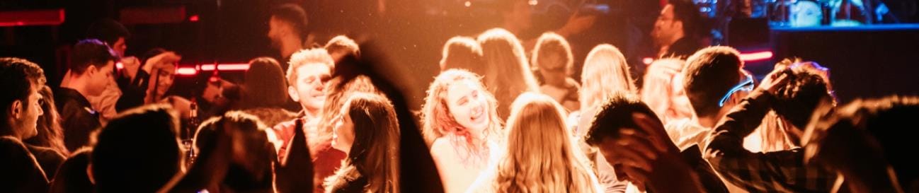 Hangout Cure Sahne görseli