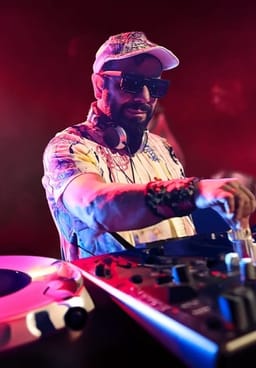 Dj Hakan Küfündür ile 90’lar 2000’ler White Party