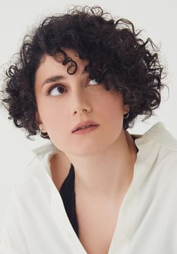 Sevda Deniz  Karali