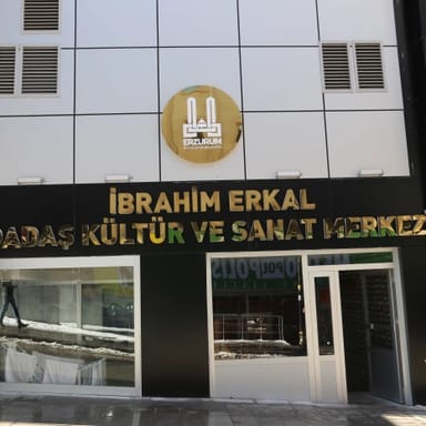 İbrahim Erkal Kültür Merkezi görseli