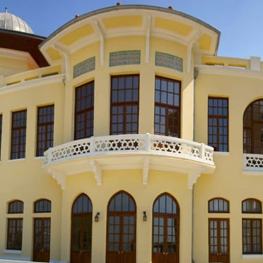 İzmir Devlet Tiyatrosu Konak Sahnesi görseli