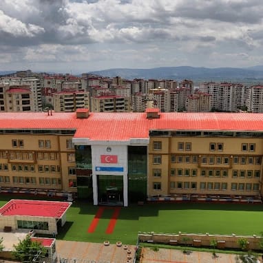 Kahramanmaraş 15 Temmuz Şehitler İmam Hatip Ortaokulu görseli