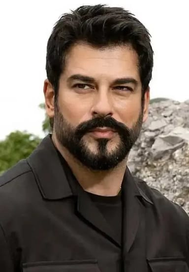 Burak  Özçivit