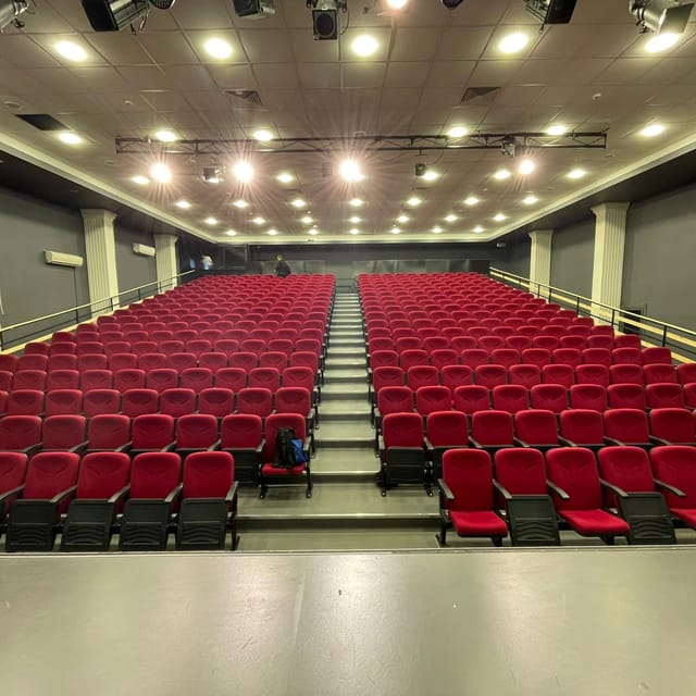 Kadıköy Eğitim Sahnesi 