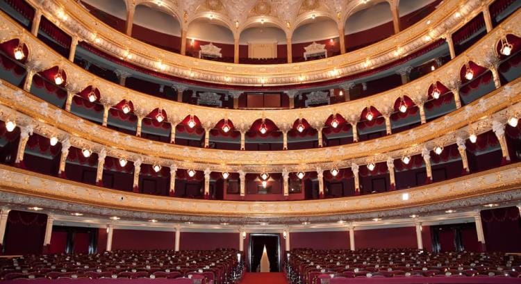 Mayıs Ayı Tiyatroları