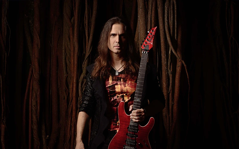 %100 Metal Sunar: Kiko Loureiro | İstanbul