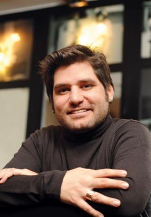 Ceyhun Fersoy sanatçı fotoğrafı
