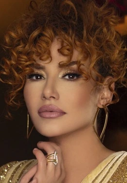 Deniz Seki sanatçı fotoğrafı