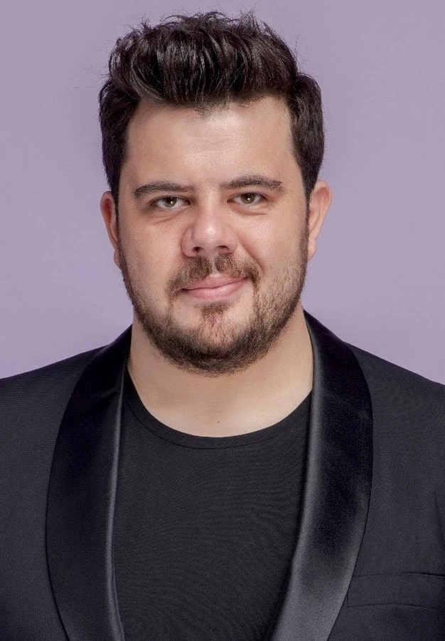 Eser Yenenler