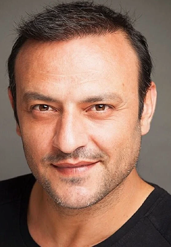 Fatih Dokgöz sanatçı fotoğrafı