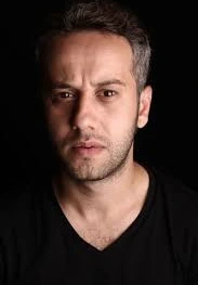 Güray  Özcan sanatçı fotoğrafı