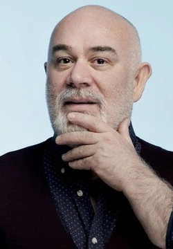 Güven Kıraç sanatçı fotoğrafı