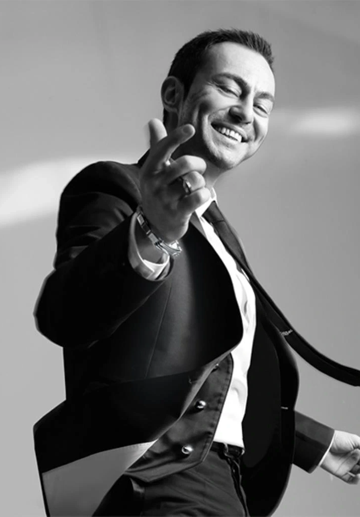 Serdar Ortaç sanatçı fotoğrafı