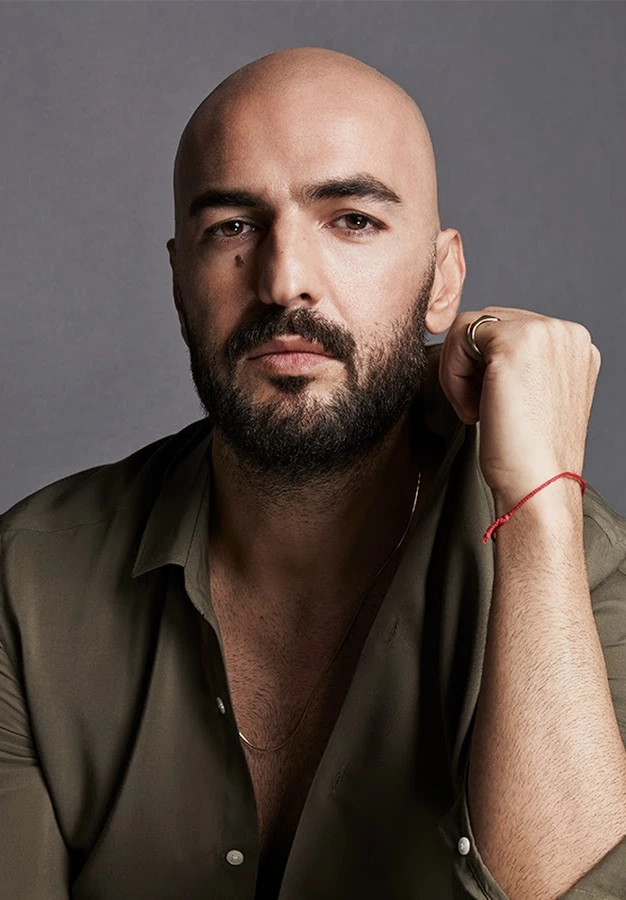 Soner Sarıkabadayı sanatçı fotoğrafı